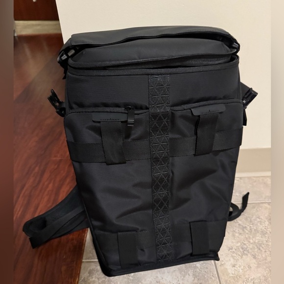 Lenovo Legion Active Gaming
Backpack - Picture 7 of 15